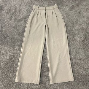 Abercrombie Sloane Premium Crepe Pant - Light Gray - Size 28 Short